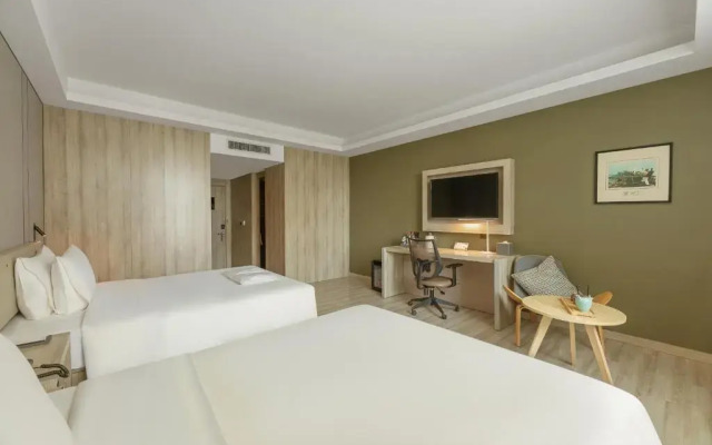 Atour Hotel Wild Goose Pagoda Xian