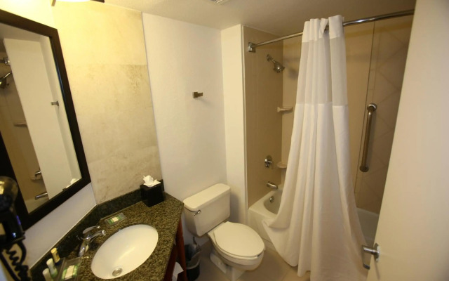 GreenTree Inn & Suites Phoenix Sky Harbor