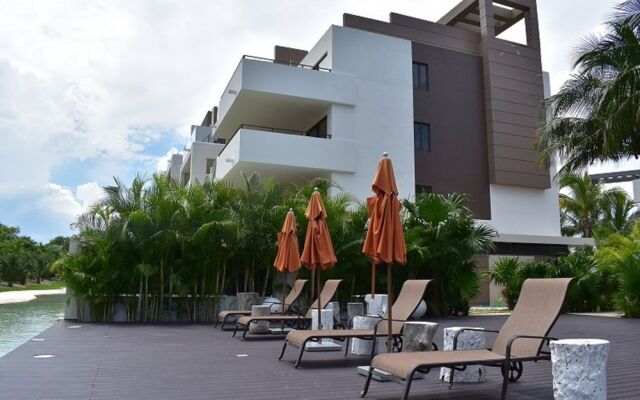 Estudio con alberca by Project 4 life