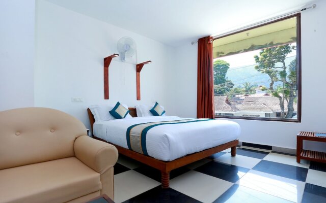 OYO 10783 Hotel River Moon