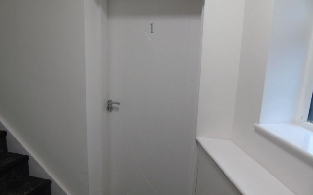 Inviting 1-bed Ground Floor Apartment in Bolton