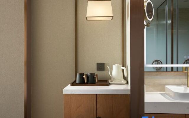 Waiting Hotel (Shanghai South Railway Station Shanghai Normal University)