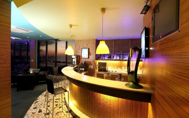 Maximillian Hotel