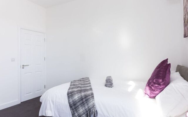 Townhouse @ 76 Clare Street Stoke
