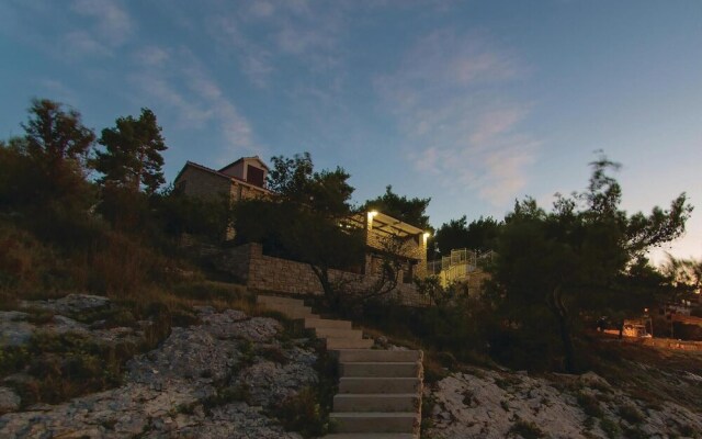 Stunning Home in Prigradica With Sauna, Wifi and 5 Bedrooms