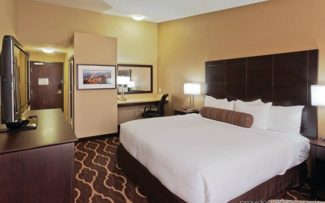 La Quinta Inn & Suites Las Vegas Tropicana