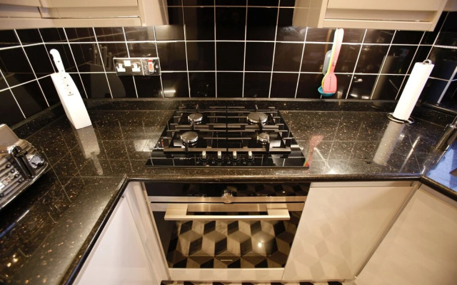 27/3a Cockburn Street Apartments