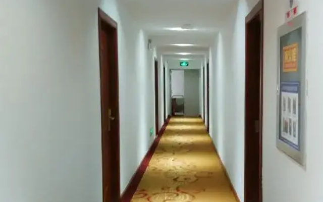 Y-yuan Guesthouse (Yantai Muping Bus Station)
