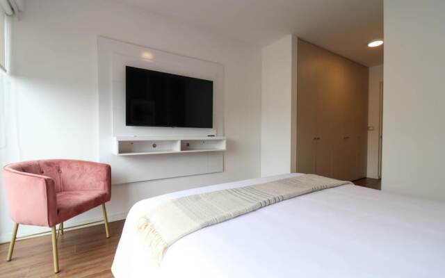 w Fantastic 2BR With Balcony in Miraflores