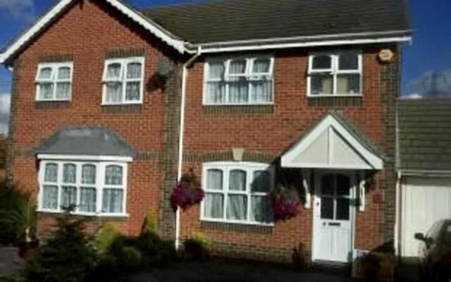 Lovely 3-bed House in Chafford Hundred