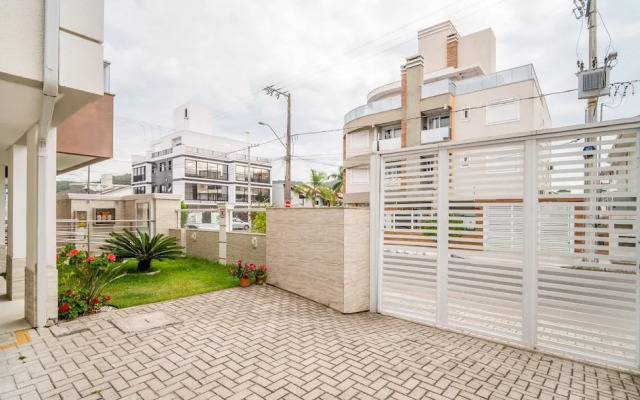 Apt w/ Gourmet Balcony 800m From the Beach Cbe0201