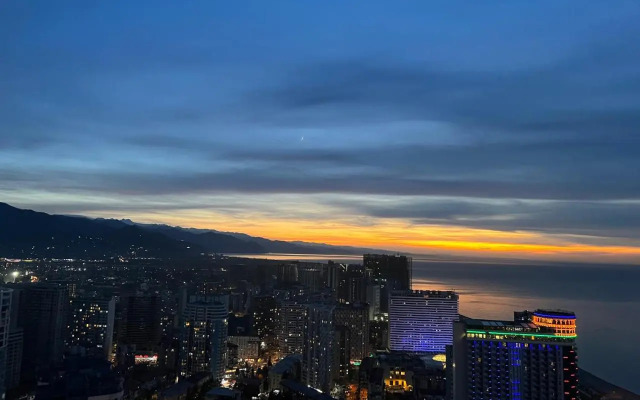 Sunny Apartment Batumi