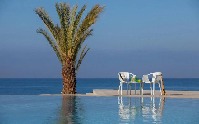 King Evelthon Beach Hotel & Resort