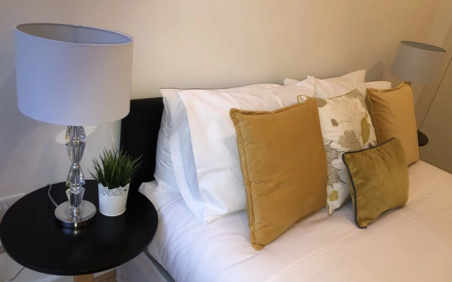 London River Side Hideaway Luxury Apartments