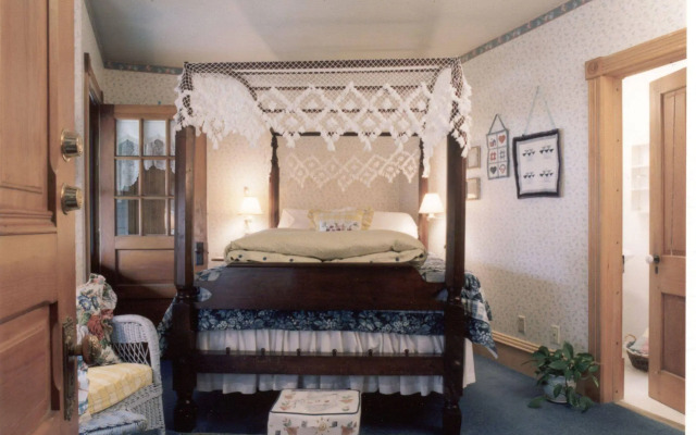 White Lace Inn
