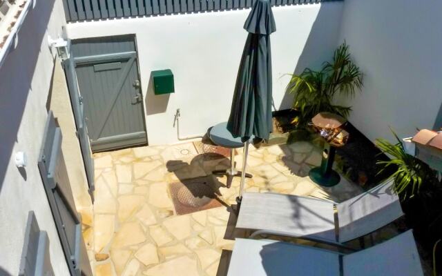 House With one Bedroom in Saint-gilles-croix-de-vie, With Furnished Te