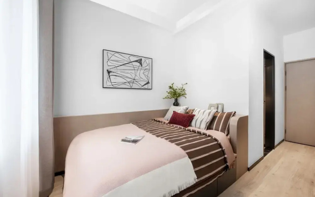 base-Sanlitun Serviced Apartment