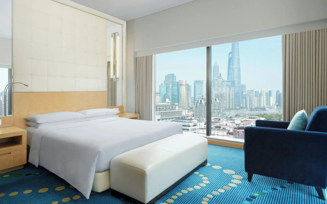 Renaissance Shanghai Yu Garden Hotel