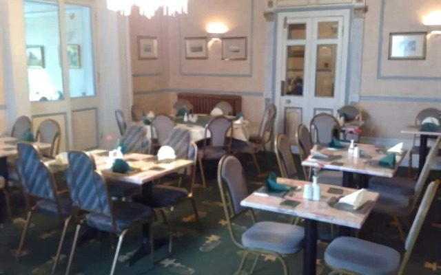 Fountain Court Hotel