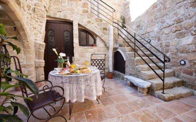 Porolithos Boutique Hotel