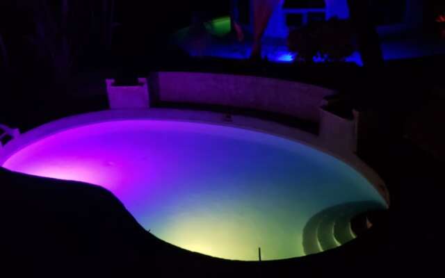 Villa 6 Bedrooms Guests Friendly