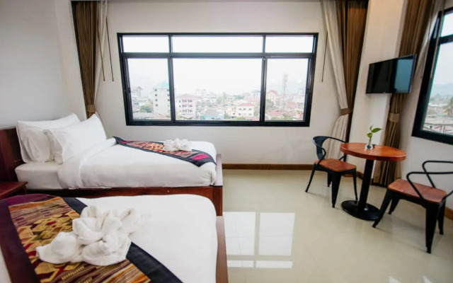 Sisombat Plaza Hotel