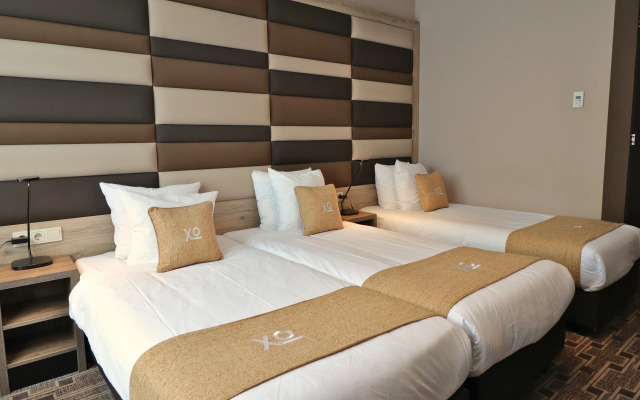 XO Hotels Blue Square