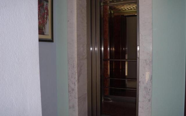 Thomas Palace Apartments
