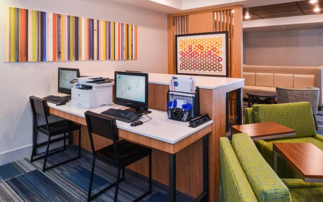 Holiday Inn Express Hotel & Suites Urbana-Champaign, an IHG Hotel