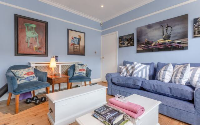 3 Bedroom Family House With Garden
