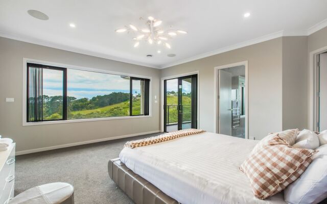 Luxe Whitford Mansion - Pool & Tennis Court