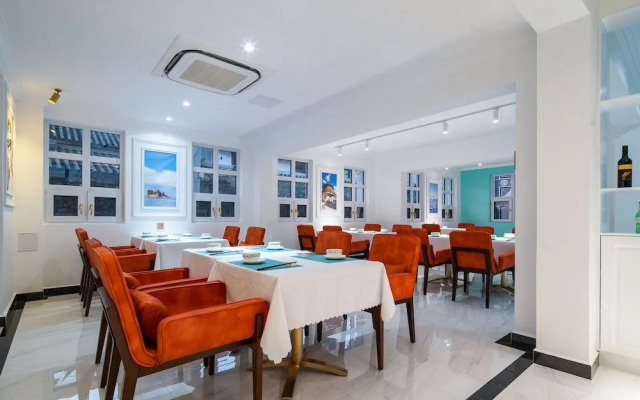 Dali T Hotel