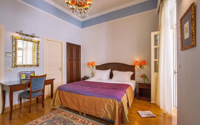 Aetoma Hotel