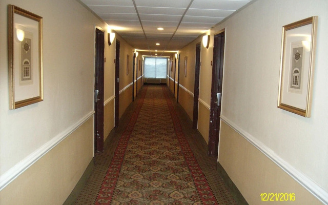Charleston Grand Hotel