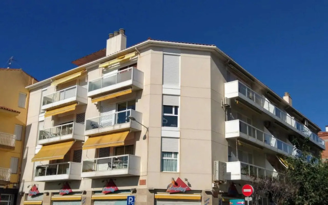 Luxury Apartment Accommodation, next to beach & train station Calella