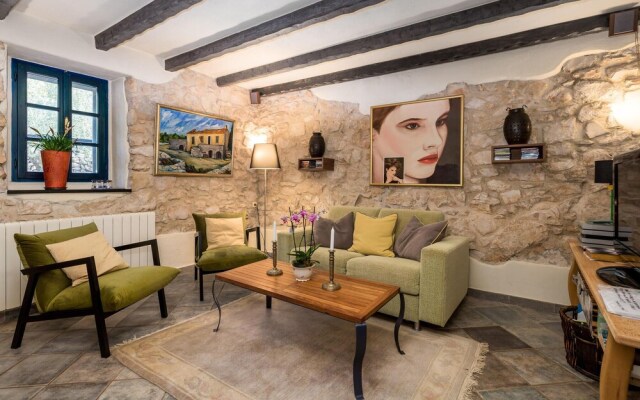 Awesome Home in Dobrinj With Wifi and 2 Bedrooms
