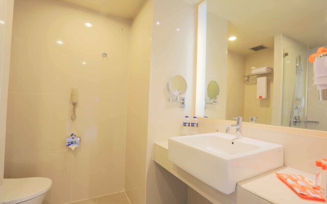 HARRIS Hotel & Conventions Ciumbuleuit Bandung