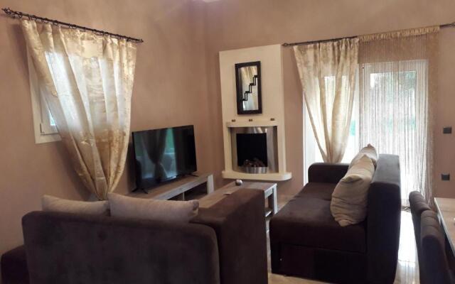 ANTIGONH COUNTRYSIDE VILLA !i