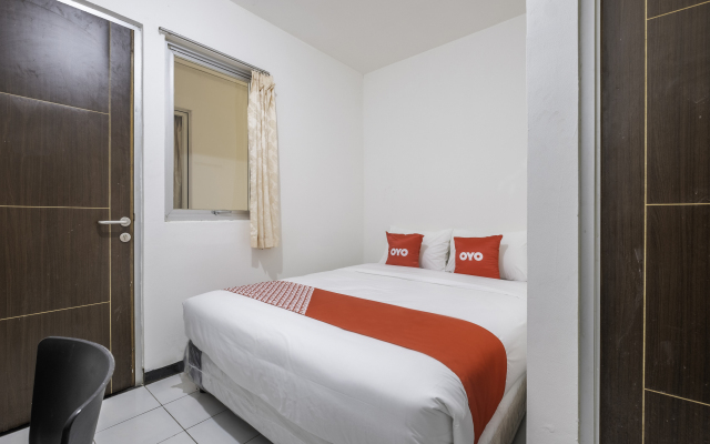 Super OYO 1568 Stasiun Ka Cirebon Guest House