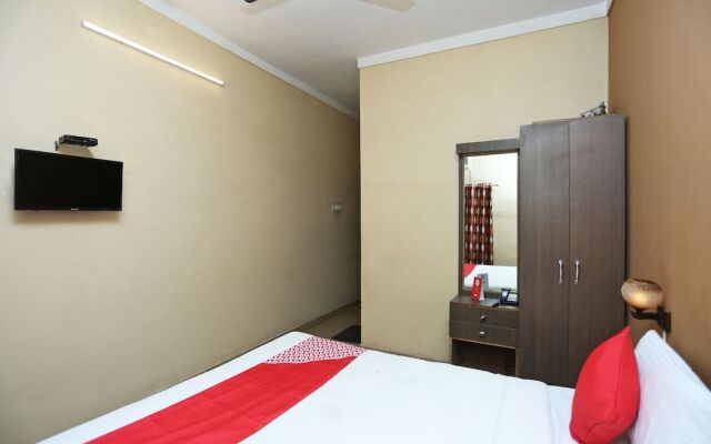 OYO 12777 Hotel Classic
