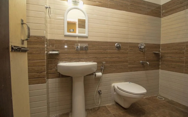 Hotel Blue Sapphire By OYO Rooms