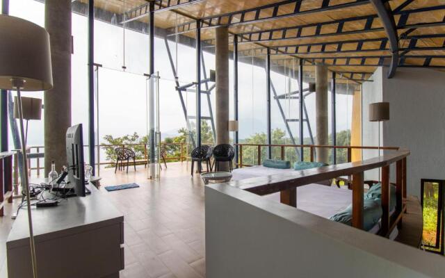 SaffronStays Solasta, Mulshi - Infinity Pool Villa with Mulshi DAM Views