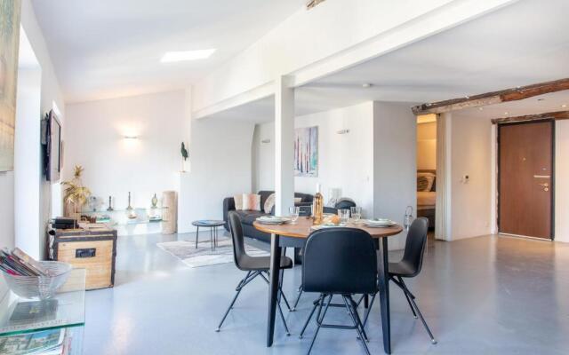 Ross 5- F2, Lumineux, Balcon, Loft, Clim, Vieux-Nice