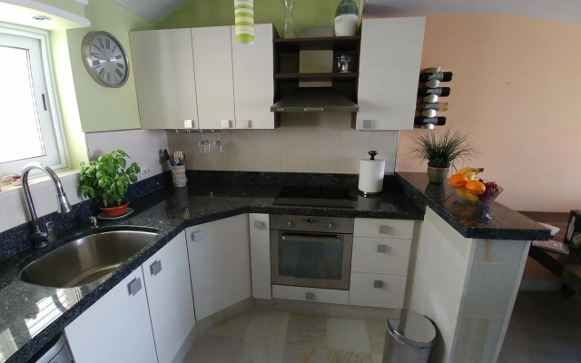 Beautiful 2 bedroom 2 bathroom sea view