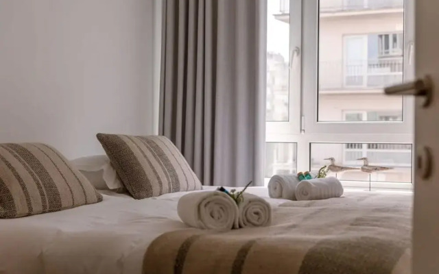 Bright Modern Apartment Close to the Casino