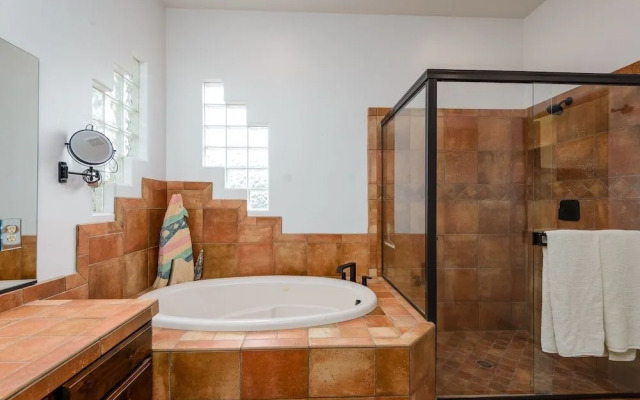 Casa Serenity 4 Bedroom Home by RedAwning