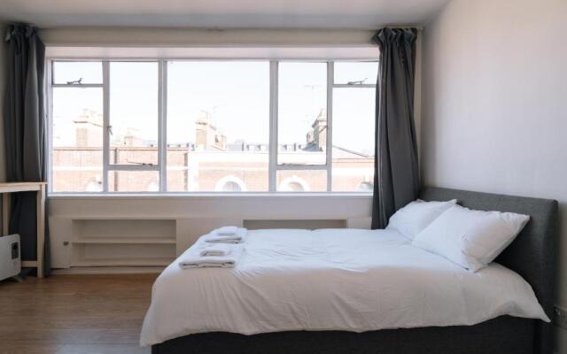 Modern Studio Flat. Central London. Zone 1.