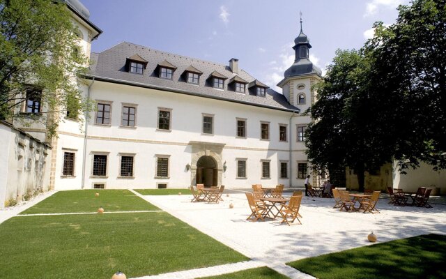 JUFA Hotel Schloss Röthelstein