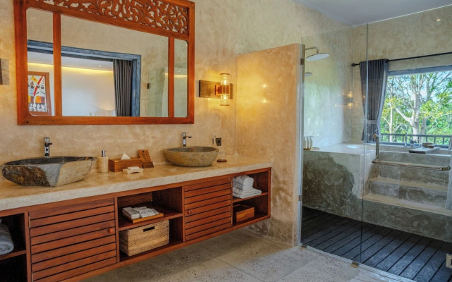 Hoshi Jungle Resort