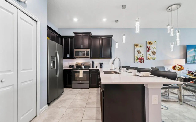 1151 Drop Lane